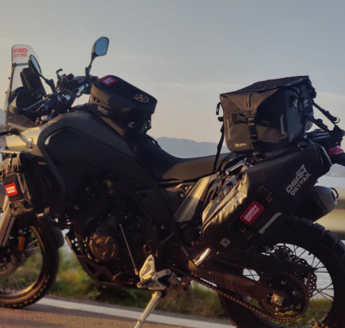 ¿Por qué usar las maletas OSAH DRYPAK en tus aventuras en moto?